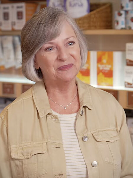 Tea shop customers prefer in-store experience over online convenience.