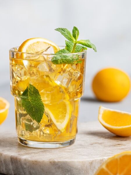 Green Rooibos Lemonito iced tea is a great choice for a summer menu!